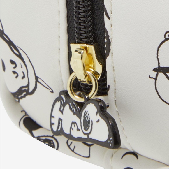 Peanuts Snoopy & Woodstock Allover Print Cosmetic Bag Boxlunch Exclusive - Picture 2 of 3